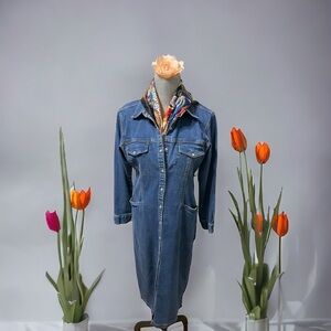 Vintage Chelsea Studio
Women's Denim Long Sleeve
Maxi Dress Size: 10